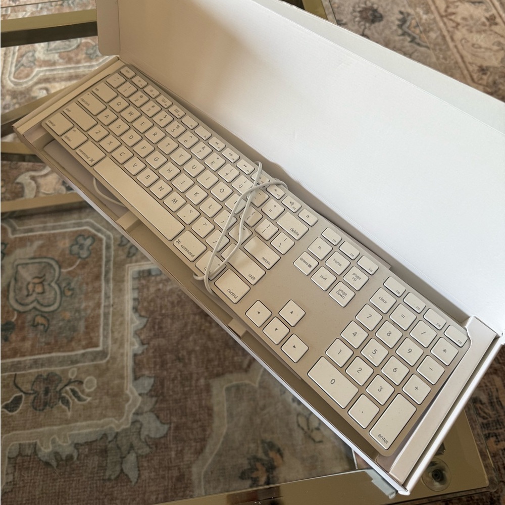 Apple Wired Keyboard